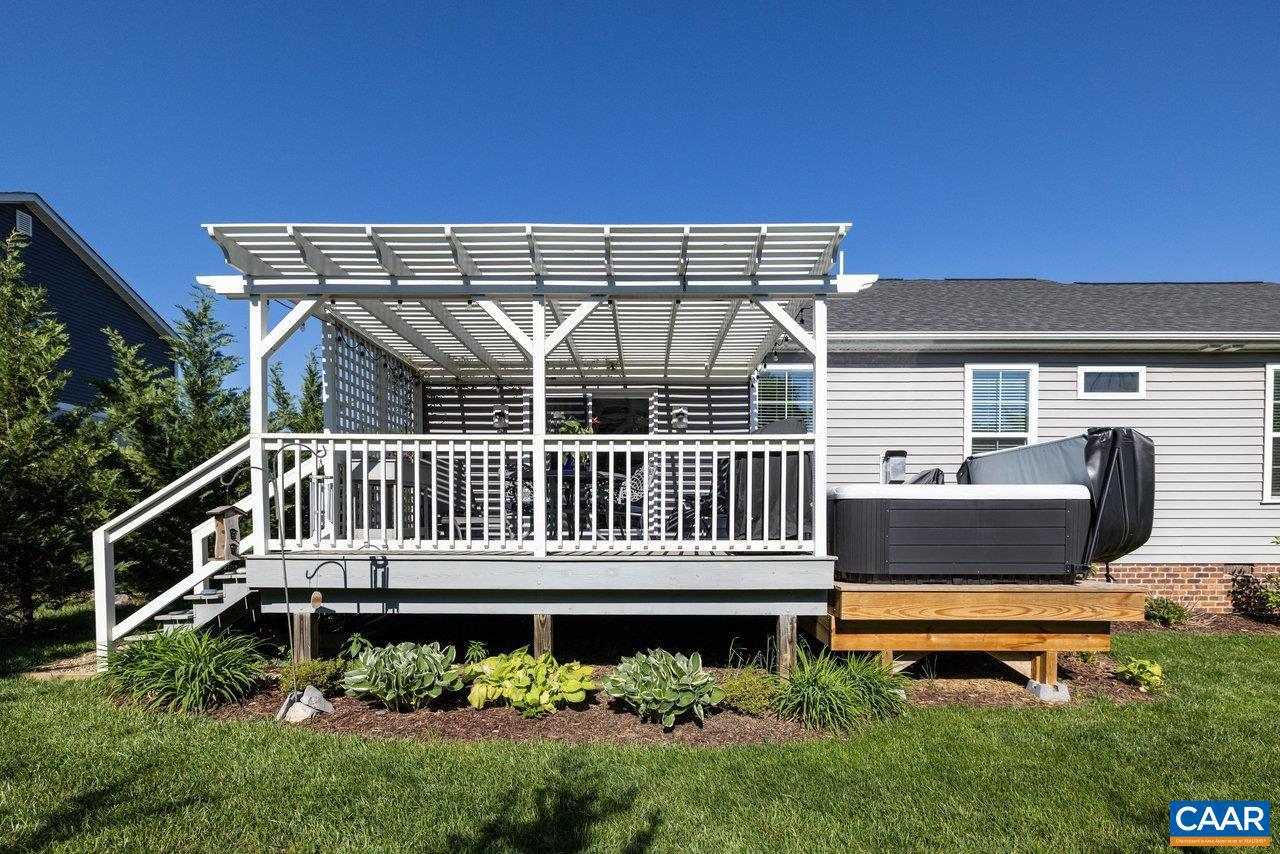 MEADOWBROOK - Residential