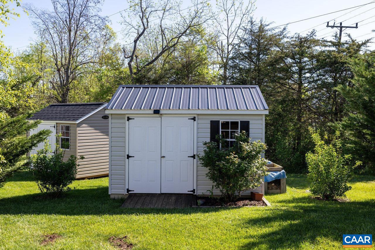 MEADOWBROOK - Residential