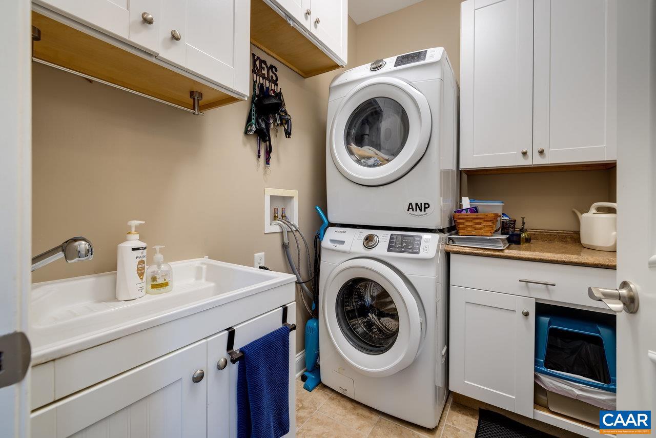 MEADOWBROOK - Residential