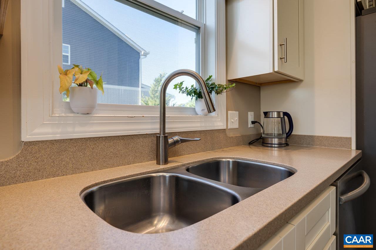 MEADOWBROOK - Residential