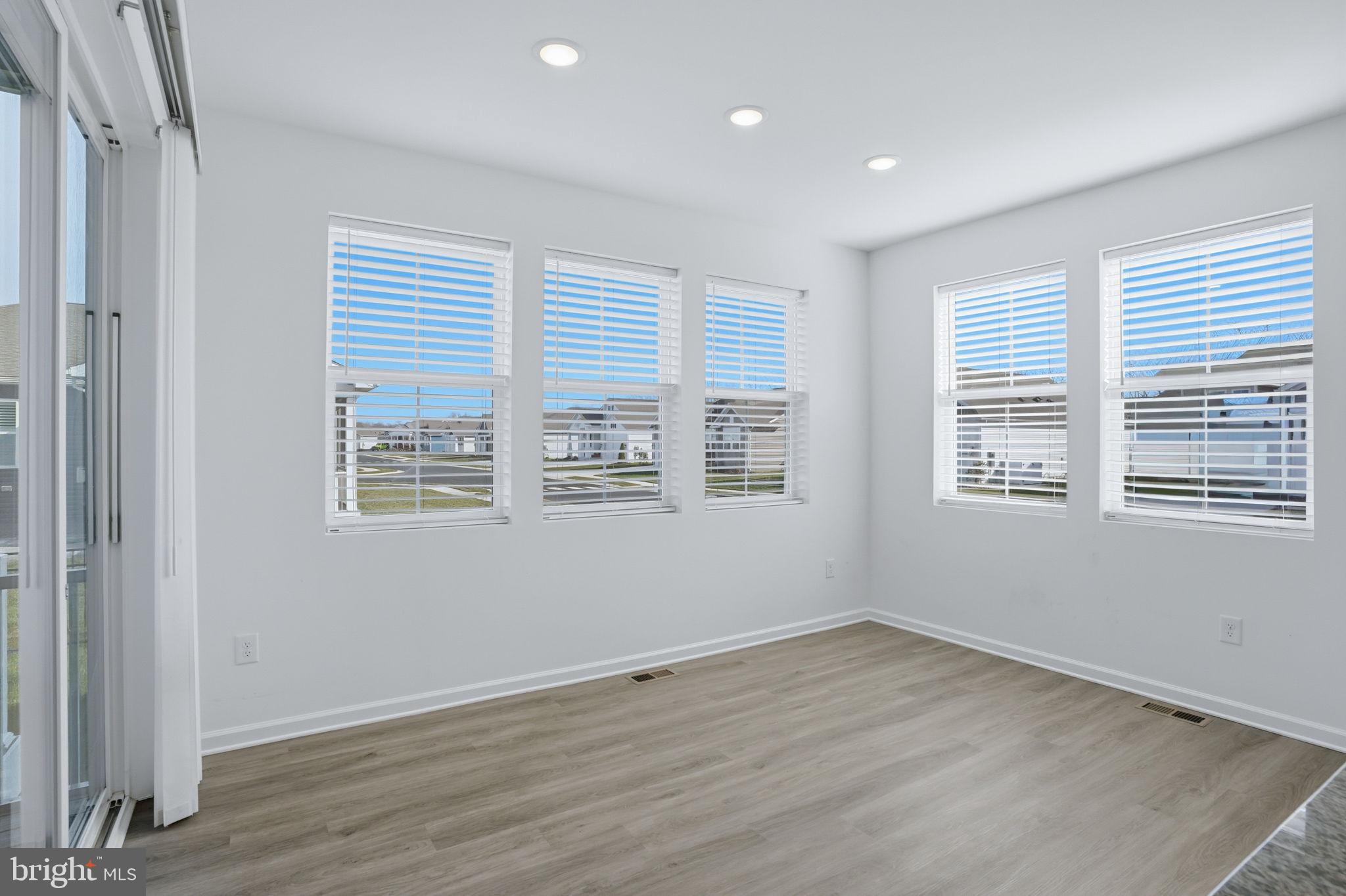 EGRET SHORES - Residential