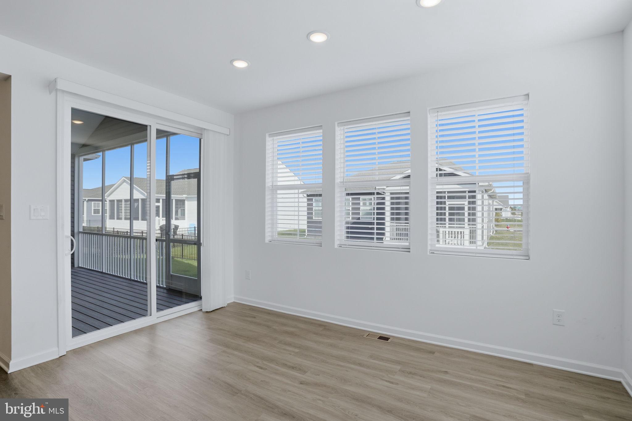 EGRET SHORES - Residential