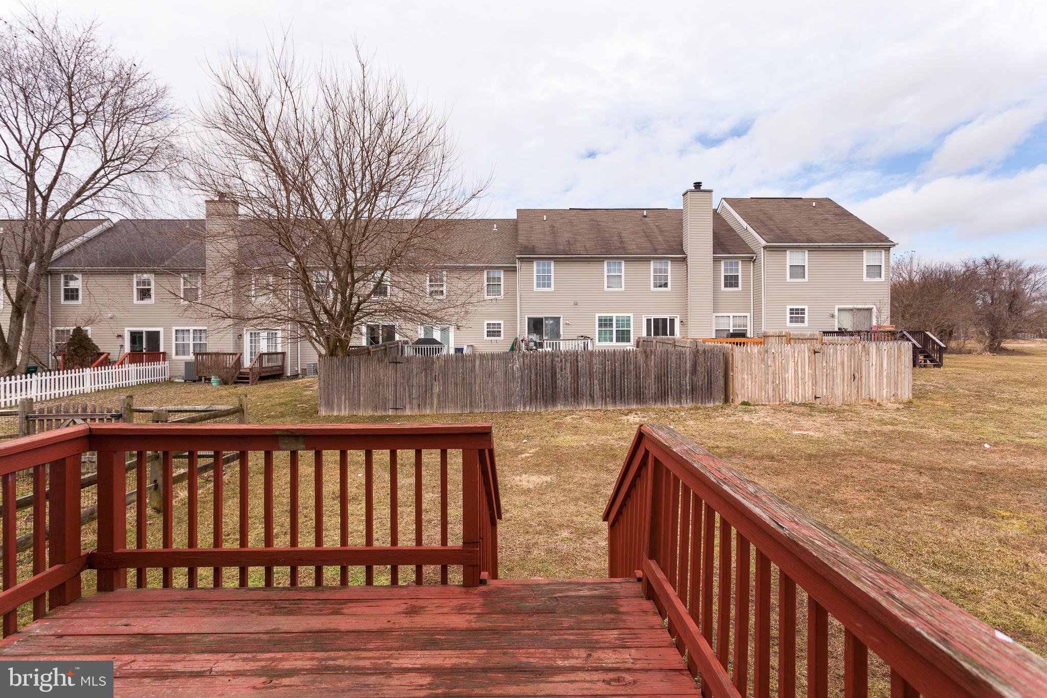 BUTTONWOODS - Residential