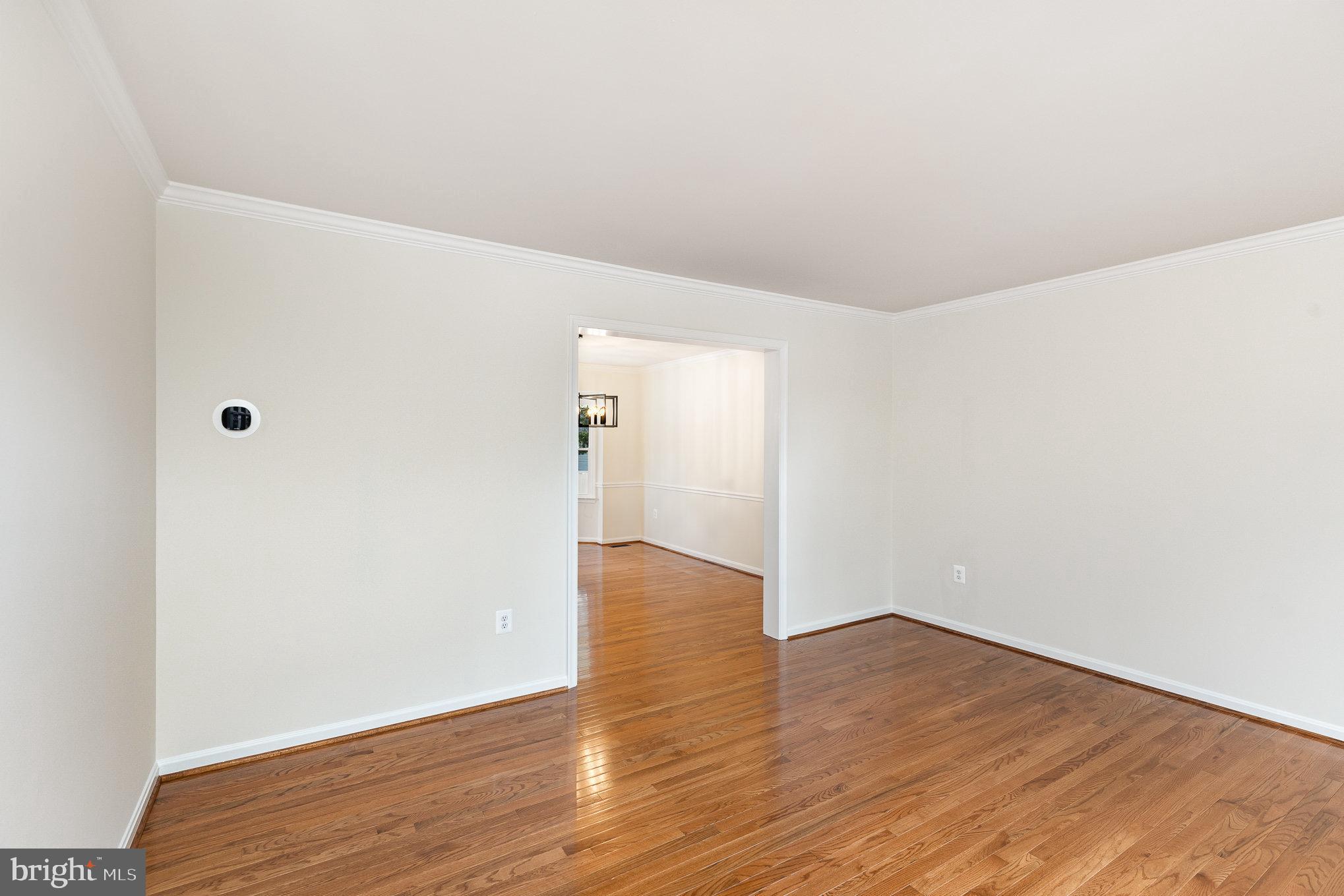 CRYSTAL LAKE - Residential