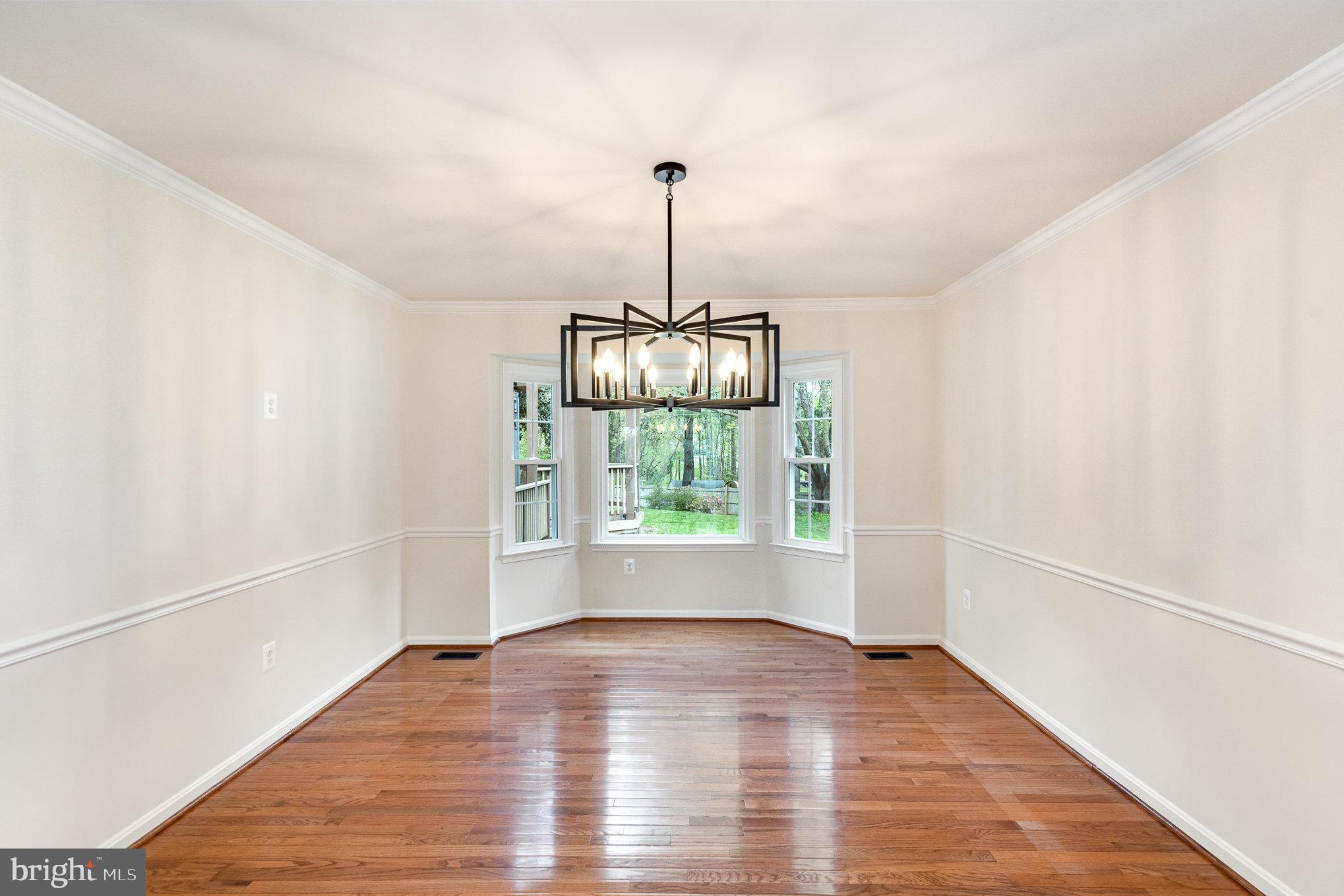 CRYSTAL LAKE - Residential