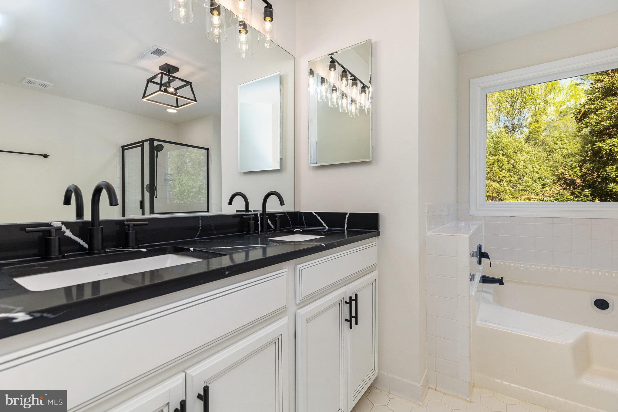 CRYSTAL LAKE - Residential