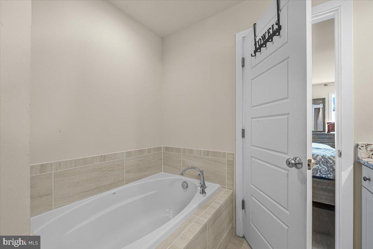 GLENMONT METROCENTRE - Residential Lease