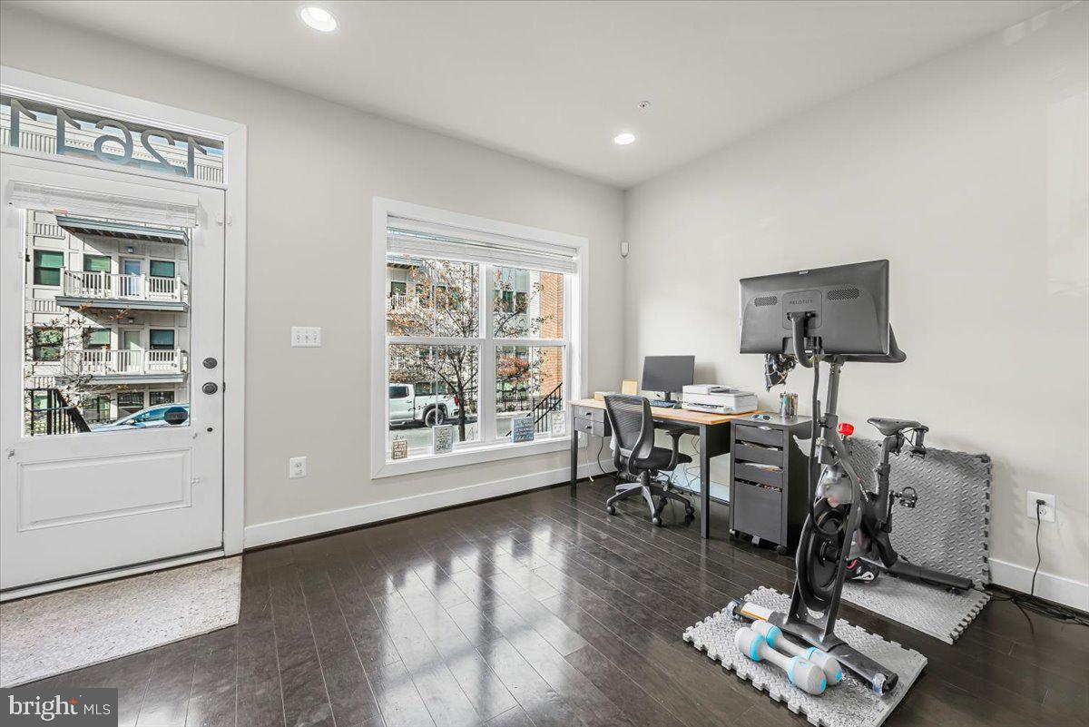 GLENMONT METROCENTRE - Residential Lease