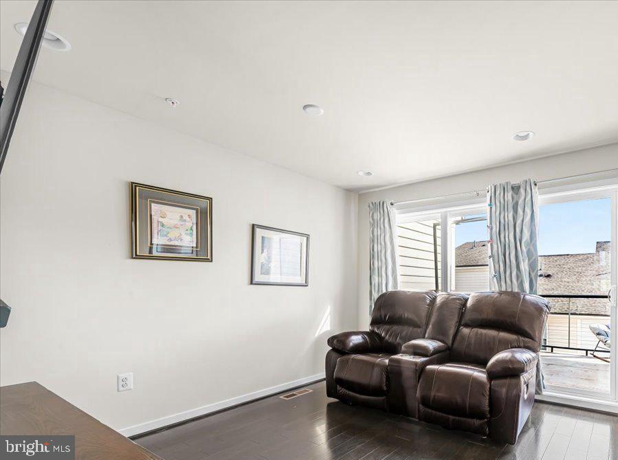 GLENMONT METROCENTRE - Residential Lease