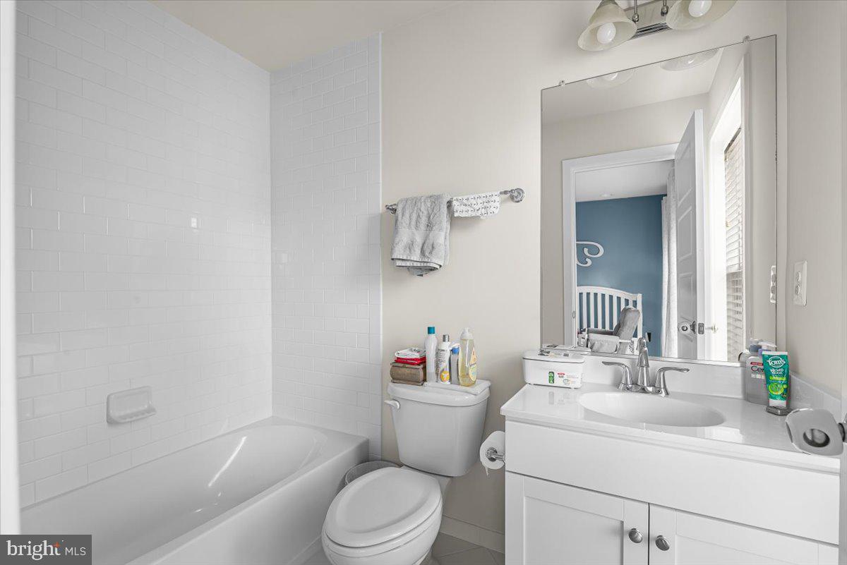 GLENMONT METROCENTRE - Residential Lease