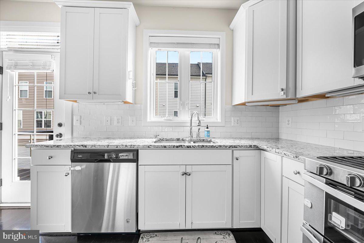 GLENMONT METROCENTRE - Residential Lease