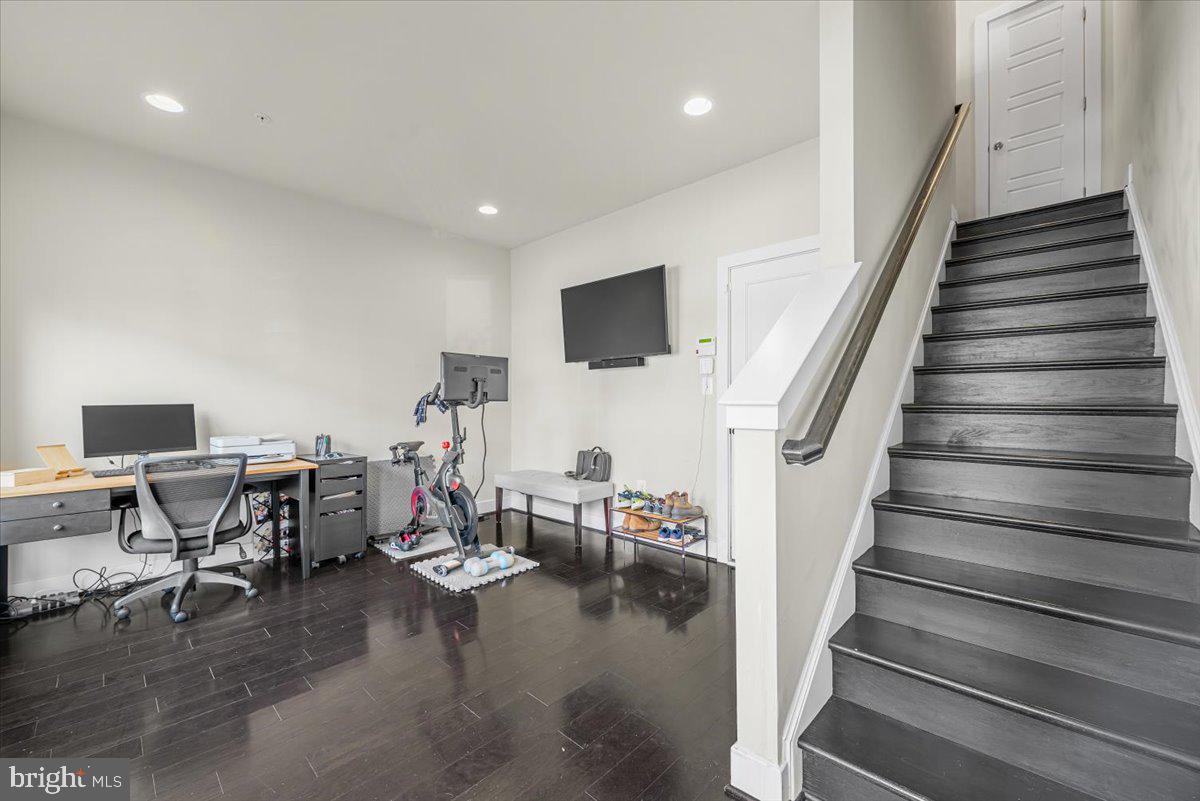 GLENMONT METROCENTRE - Residential Lease