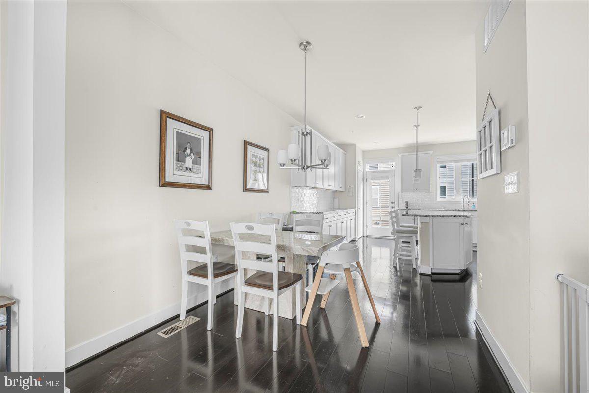 GLENMONT METROCENTRE - Residential Lease