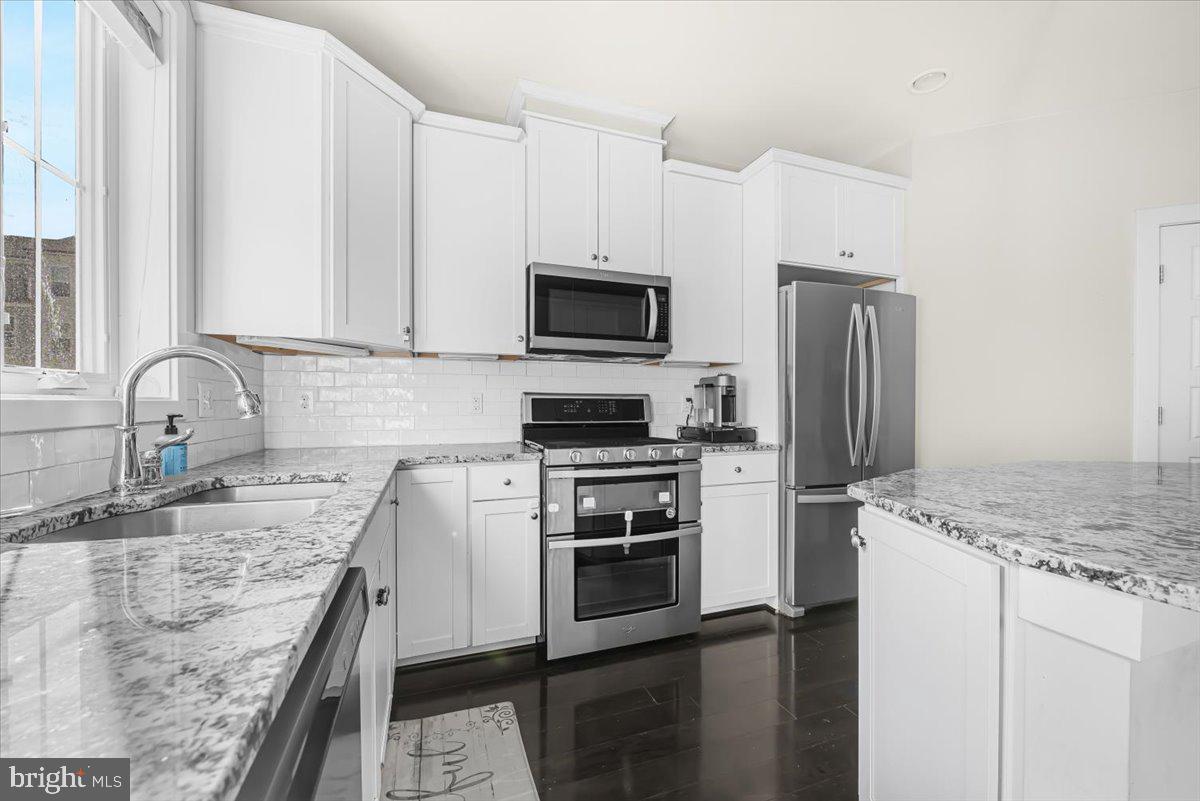 GLENMONT METROCENTRE - Residential Lease