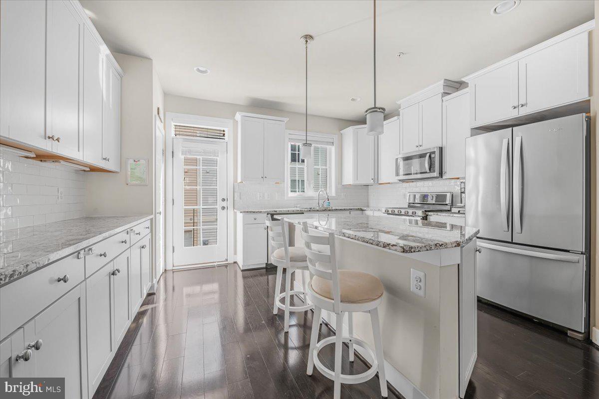 GLENMONT METROCENTRE - Residential Lease