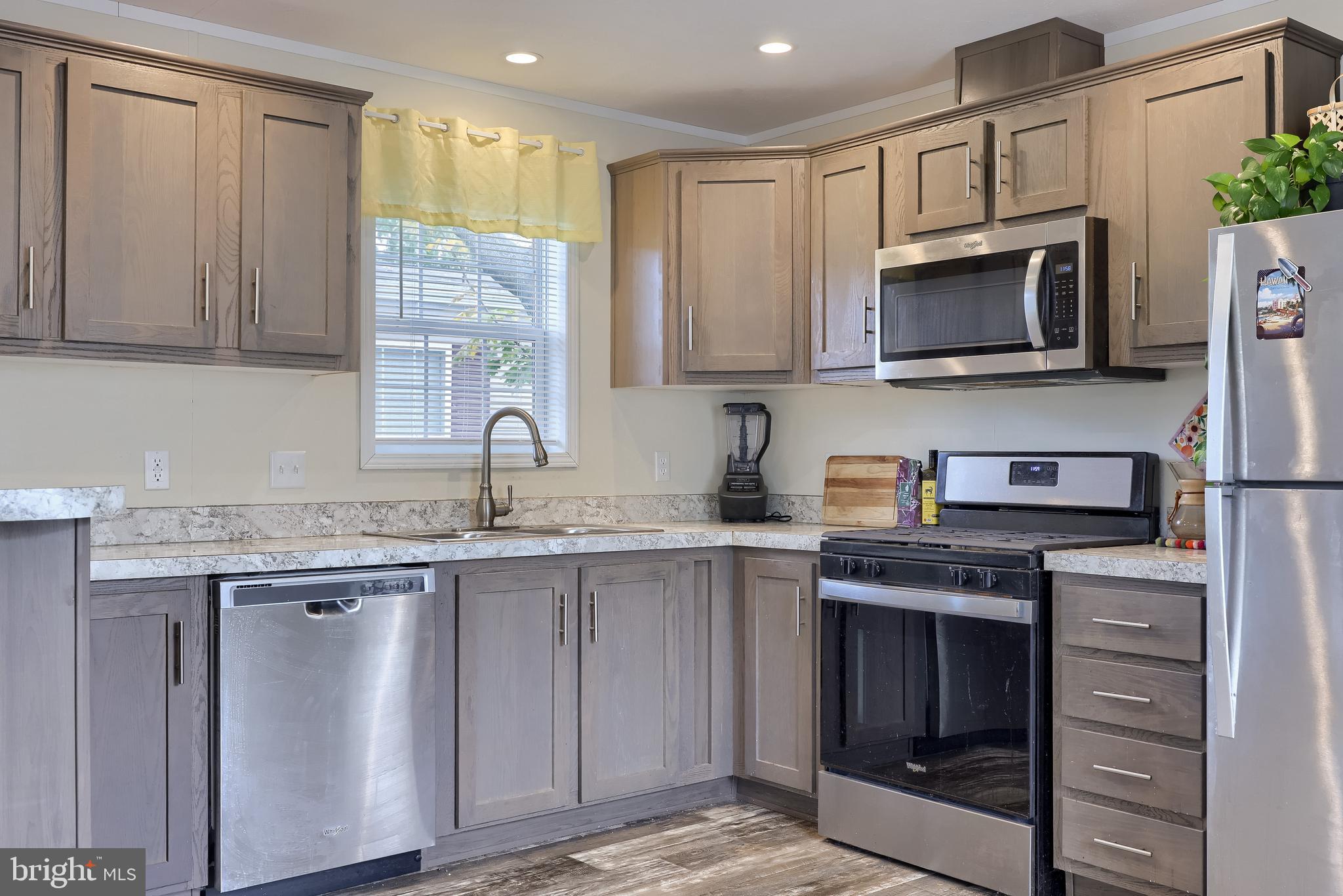 EASTWOOD VILLAGE - Residential