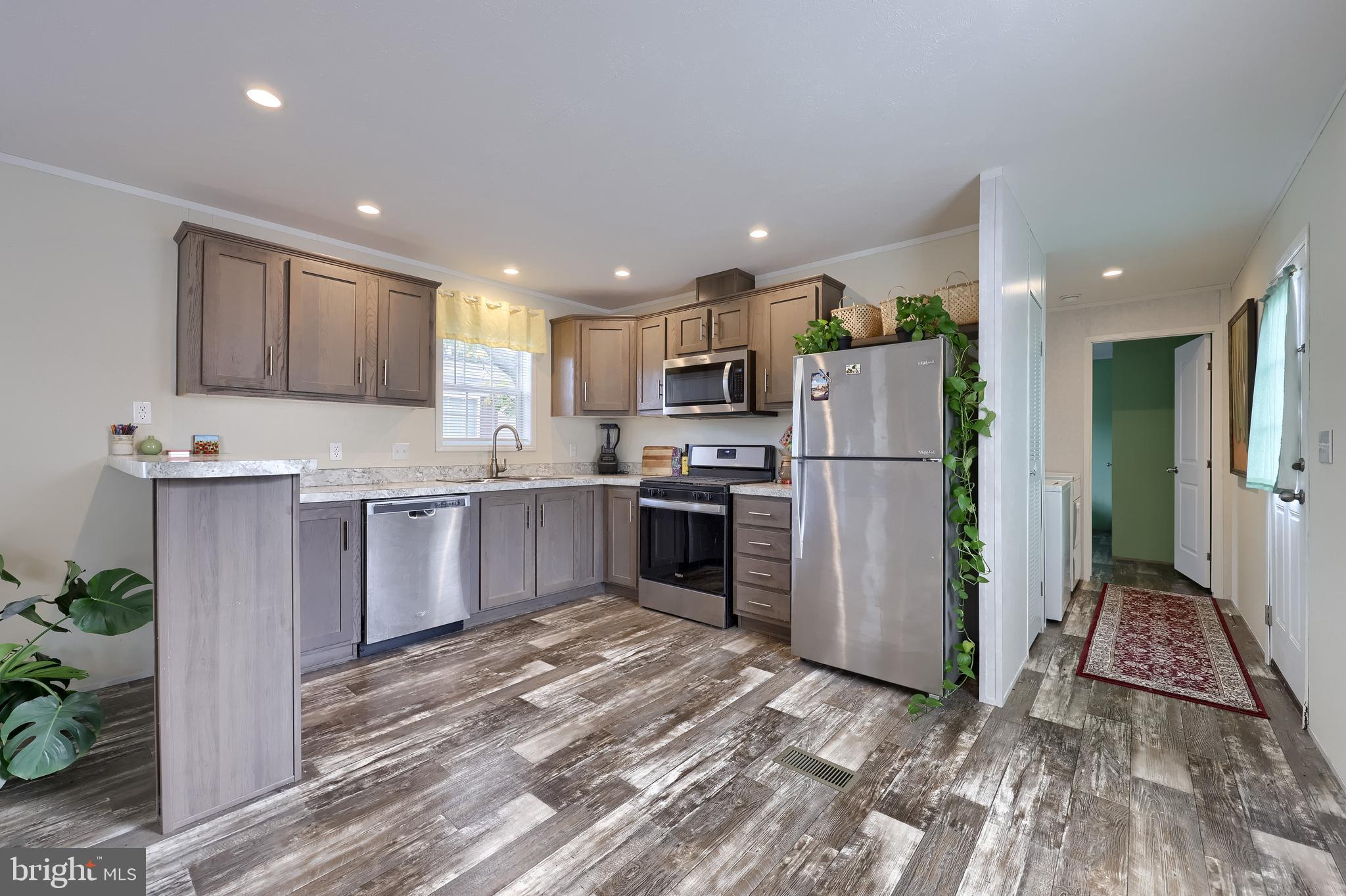 EASTWOOD VILLAGE - Residential