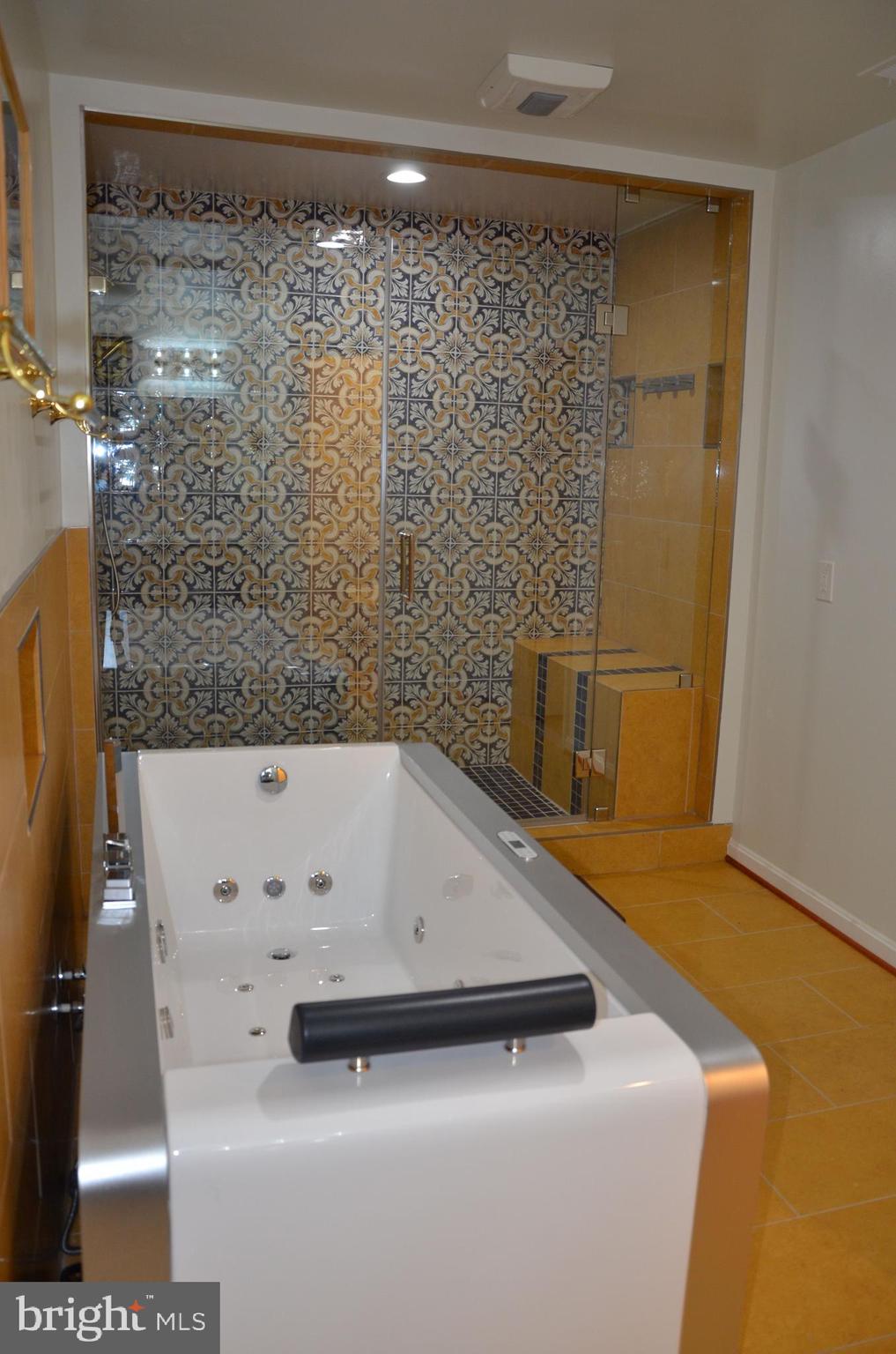 HILLANDALE - Residential