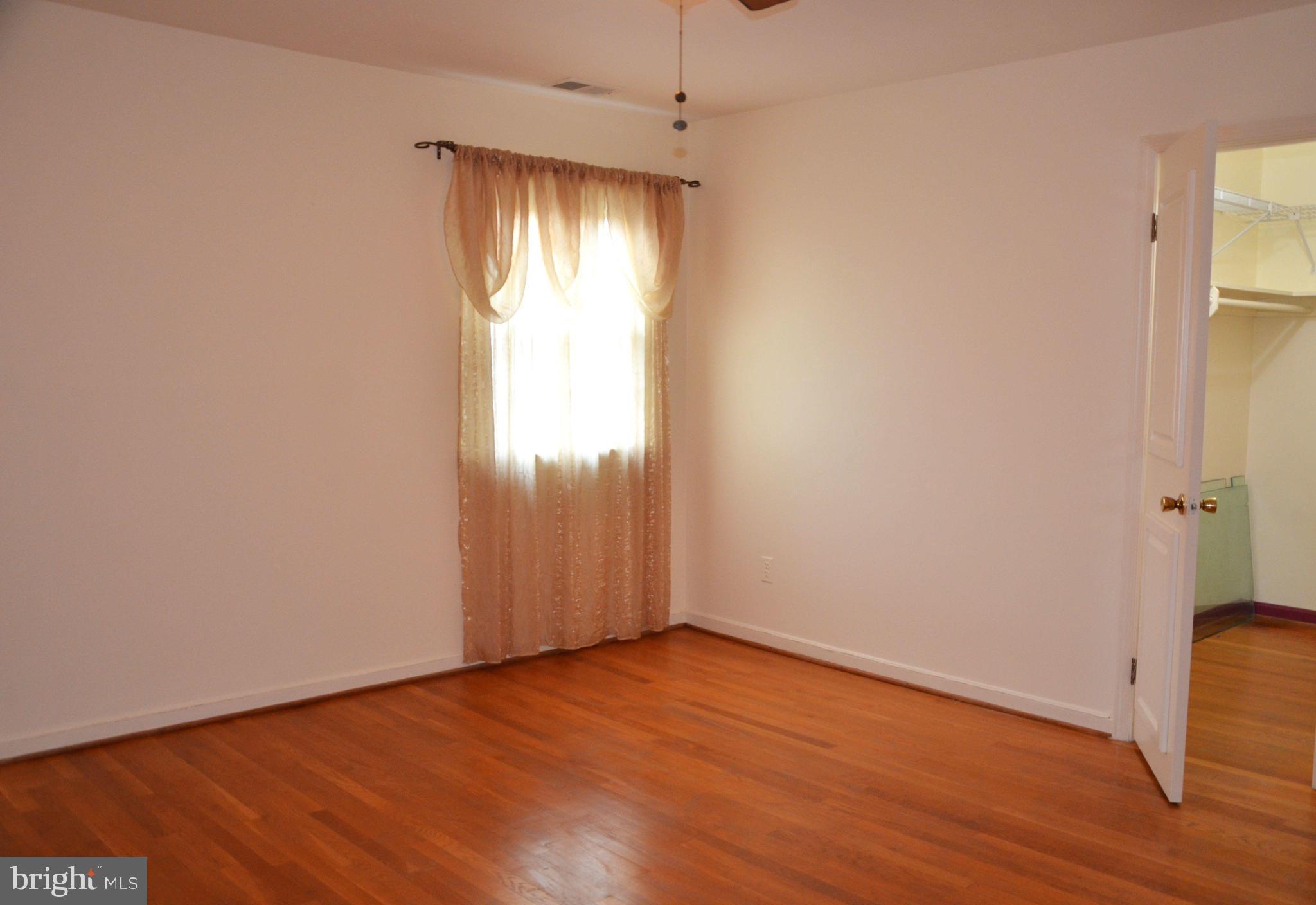 HILLANDALE - Residential