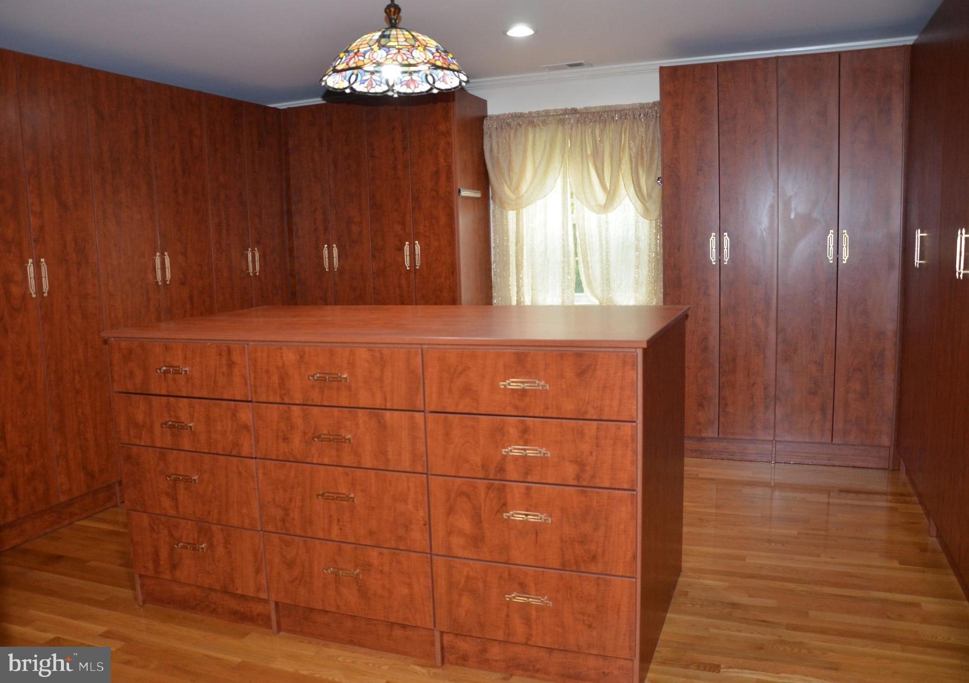 HILLANDALE - Residential