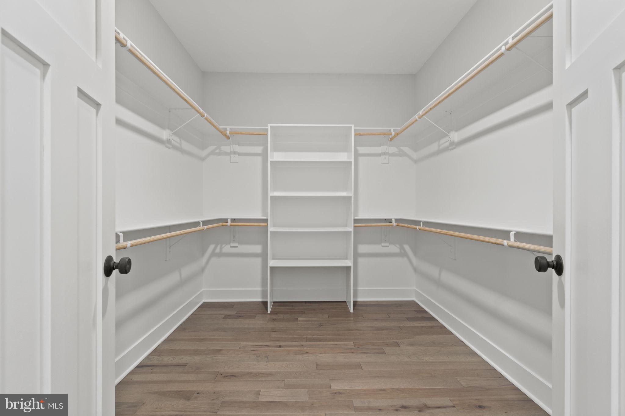 VIENNA WOODS - Residential