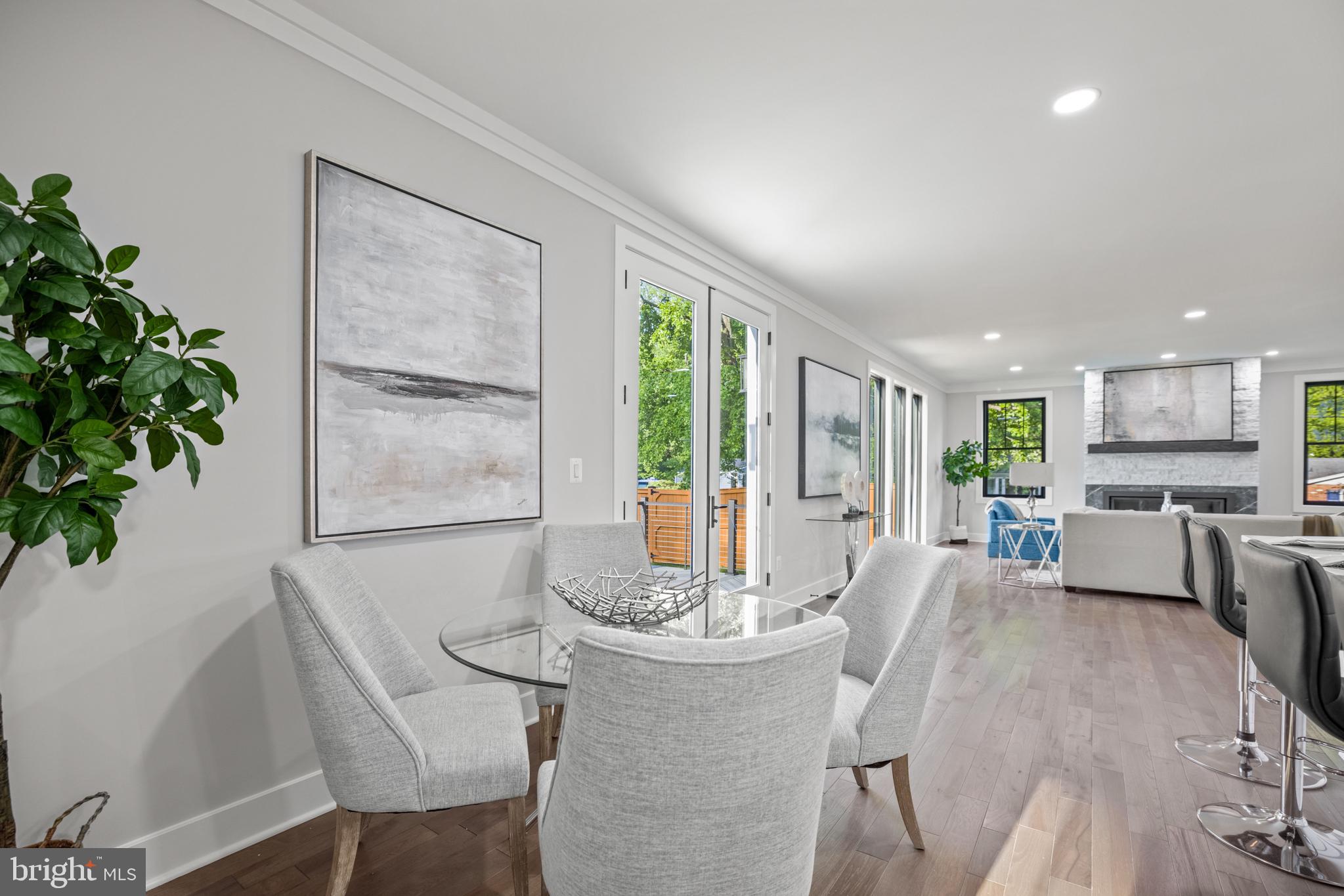 VIENNA WOODS - Residential