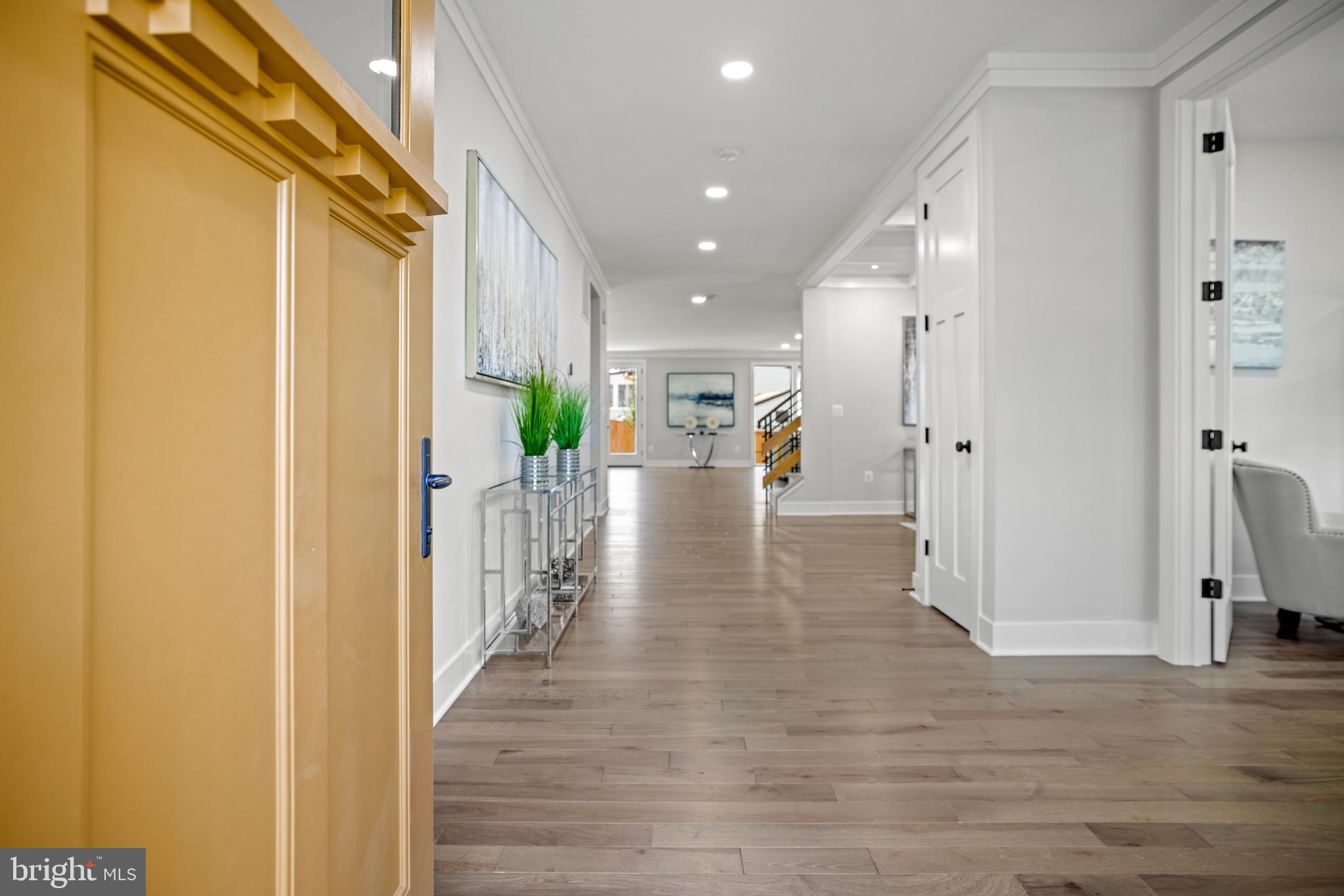 VIENNA WOODS - Residential