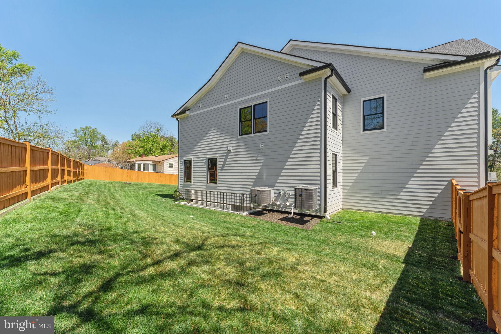 VIENNA WOODS - Residential