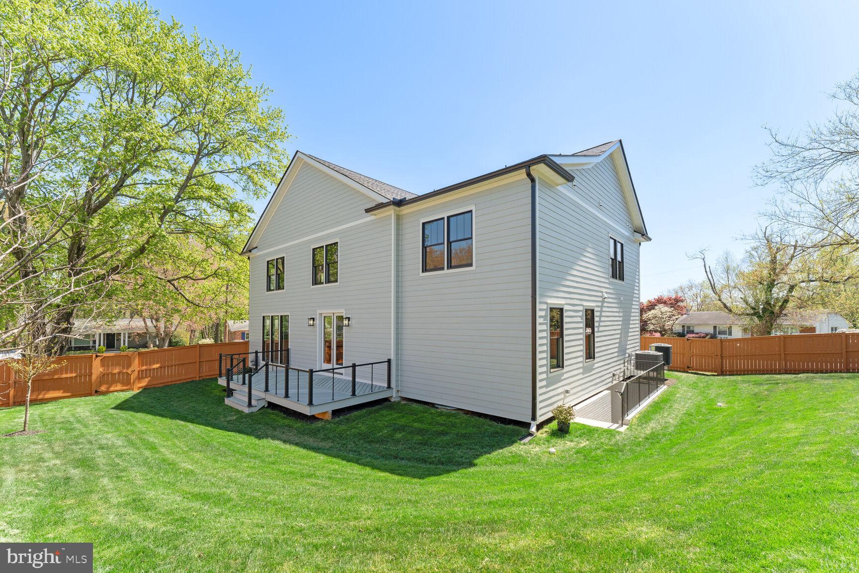 VIENNA WOODS - Residential