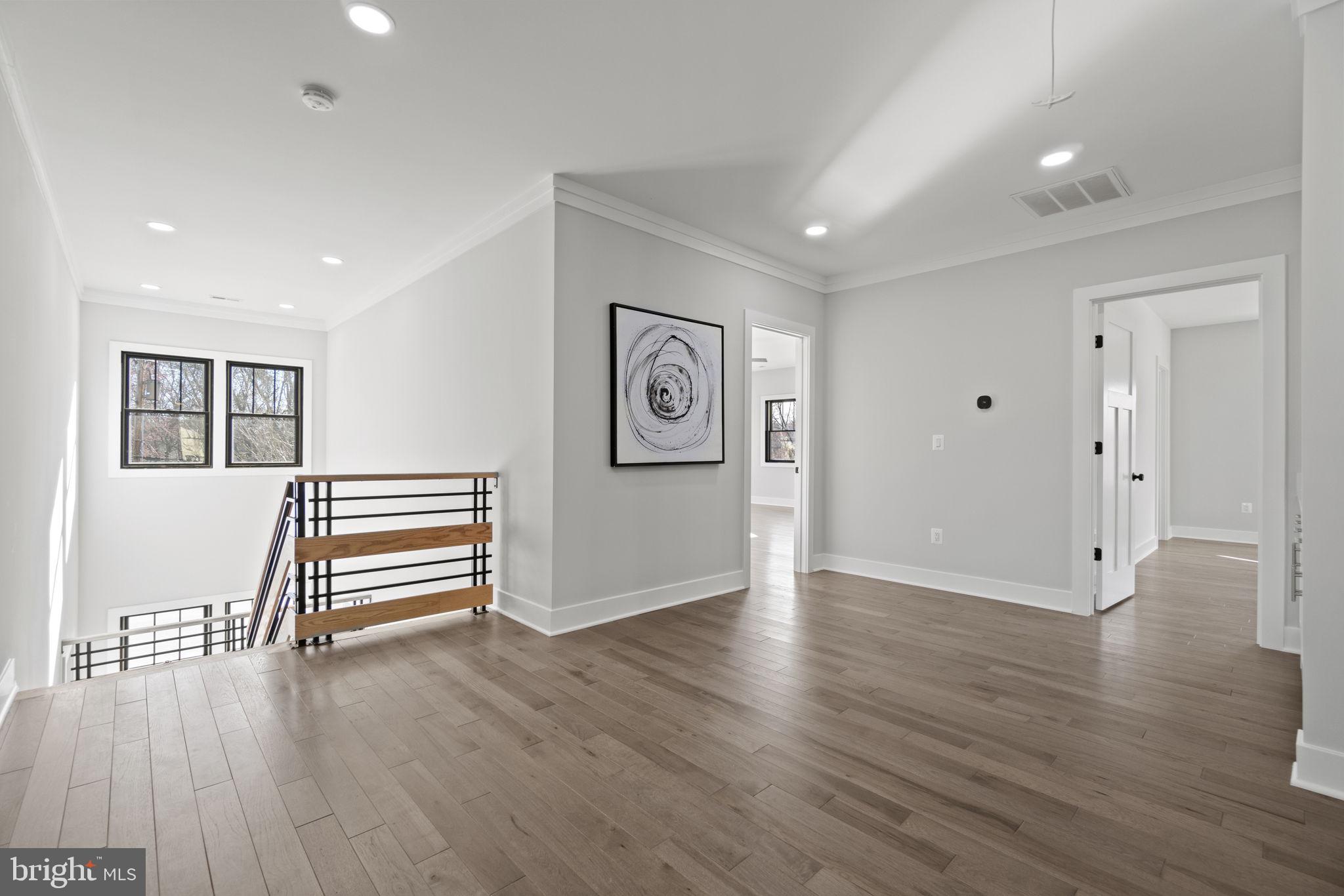 VIENNA WOODS - Residential