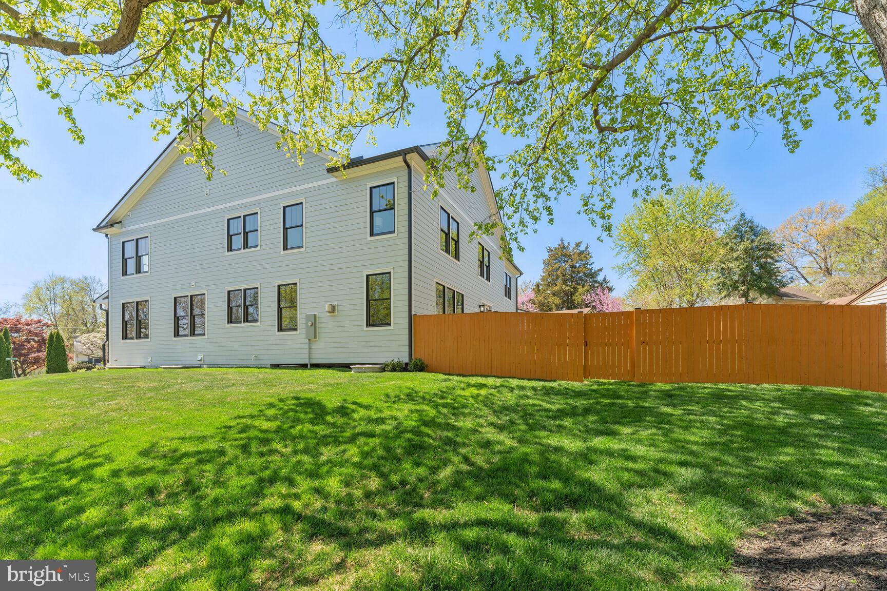 VIENNA WOODS - Residential