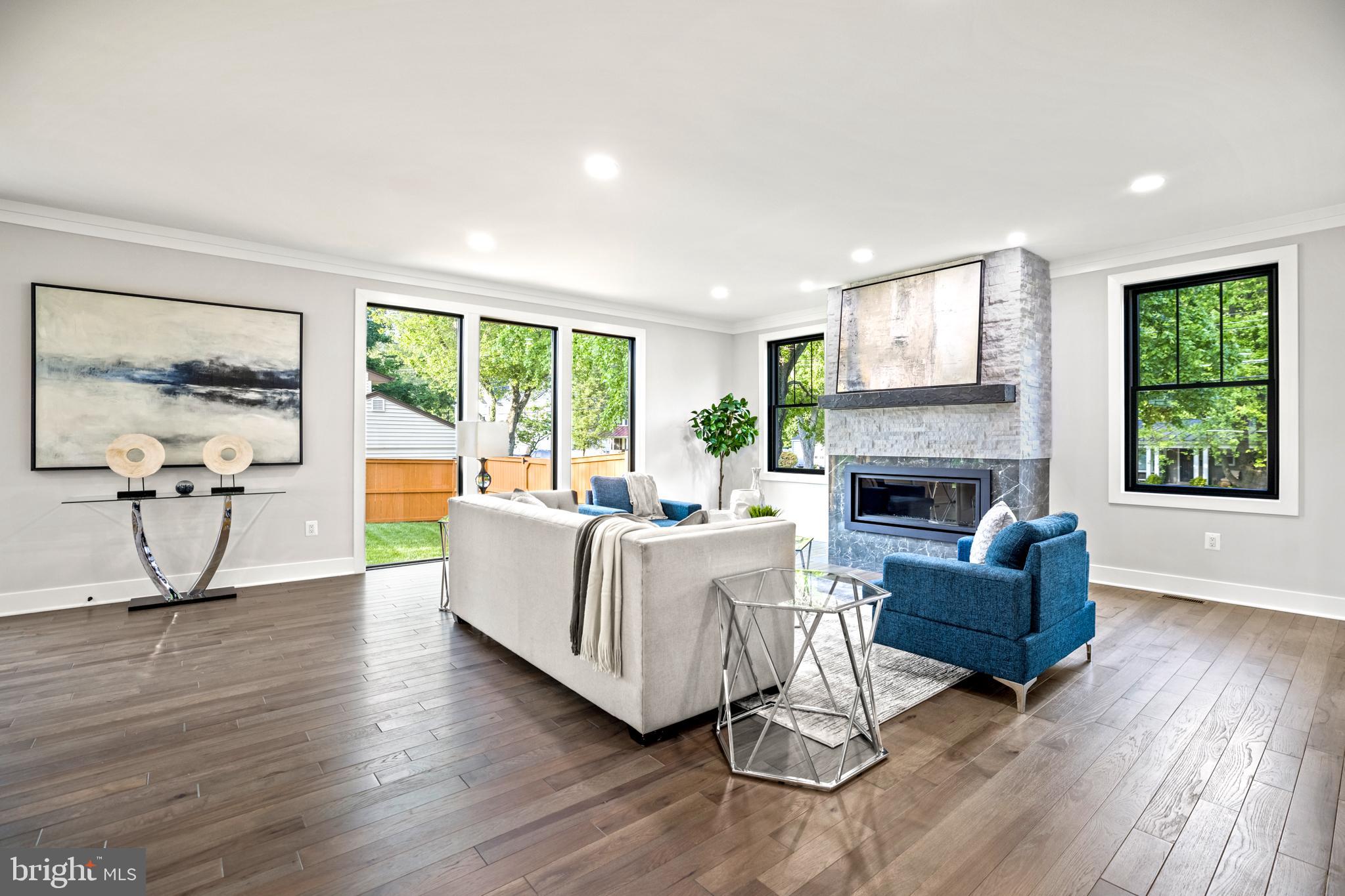 VIENNA WOODS - Residential