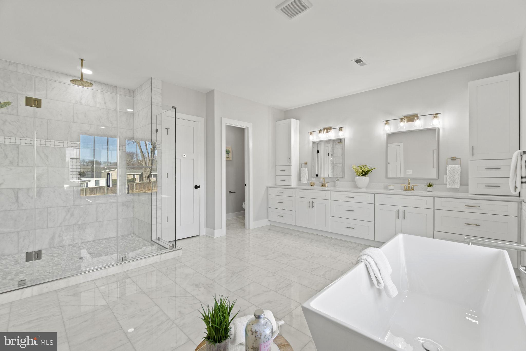 VIENNA WOODS - Residential