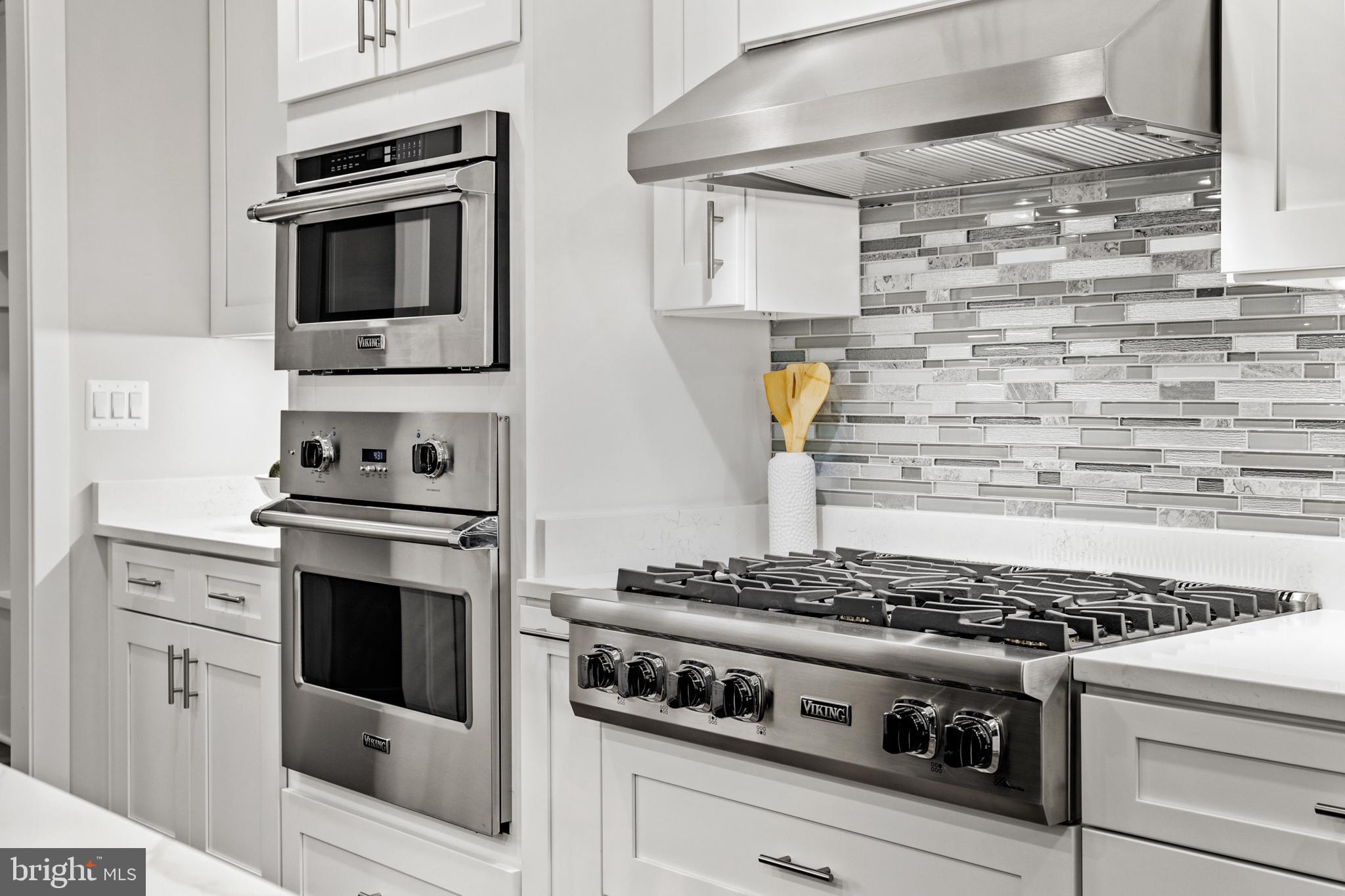 VIENNA WOODS - Residential