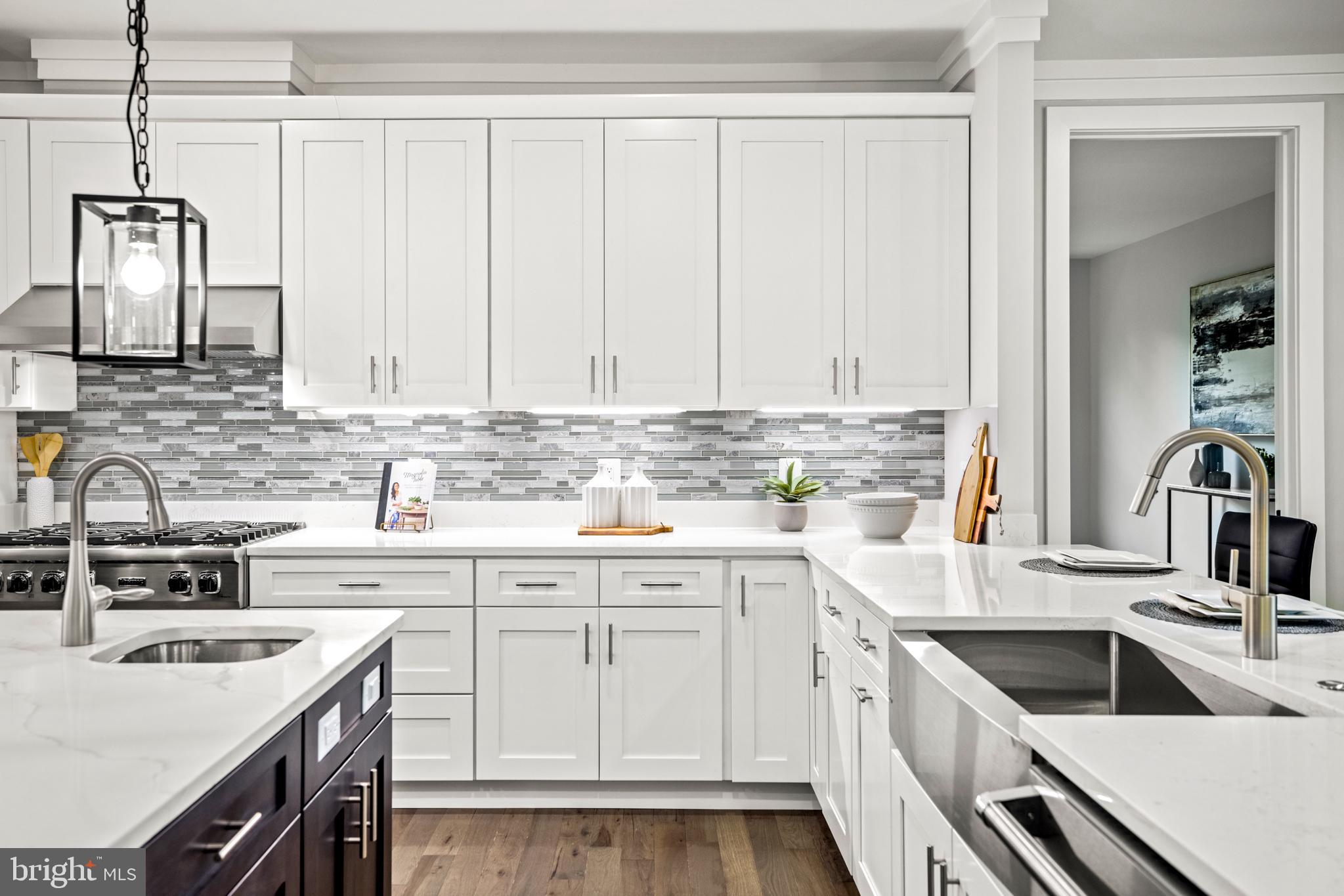 VIENNA WOODS - Residential