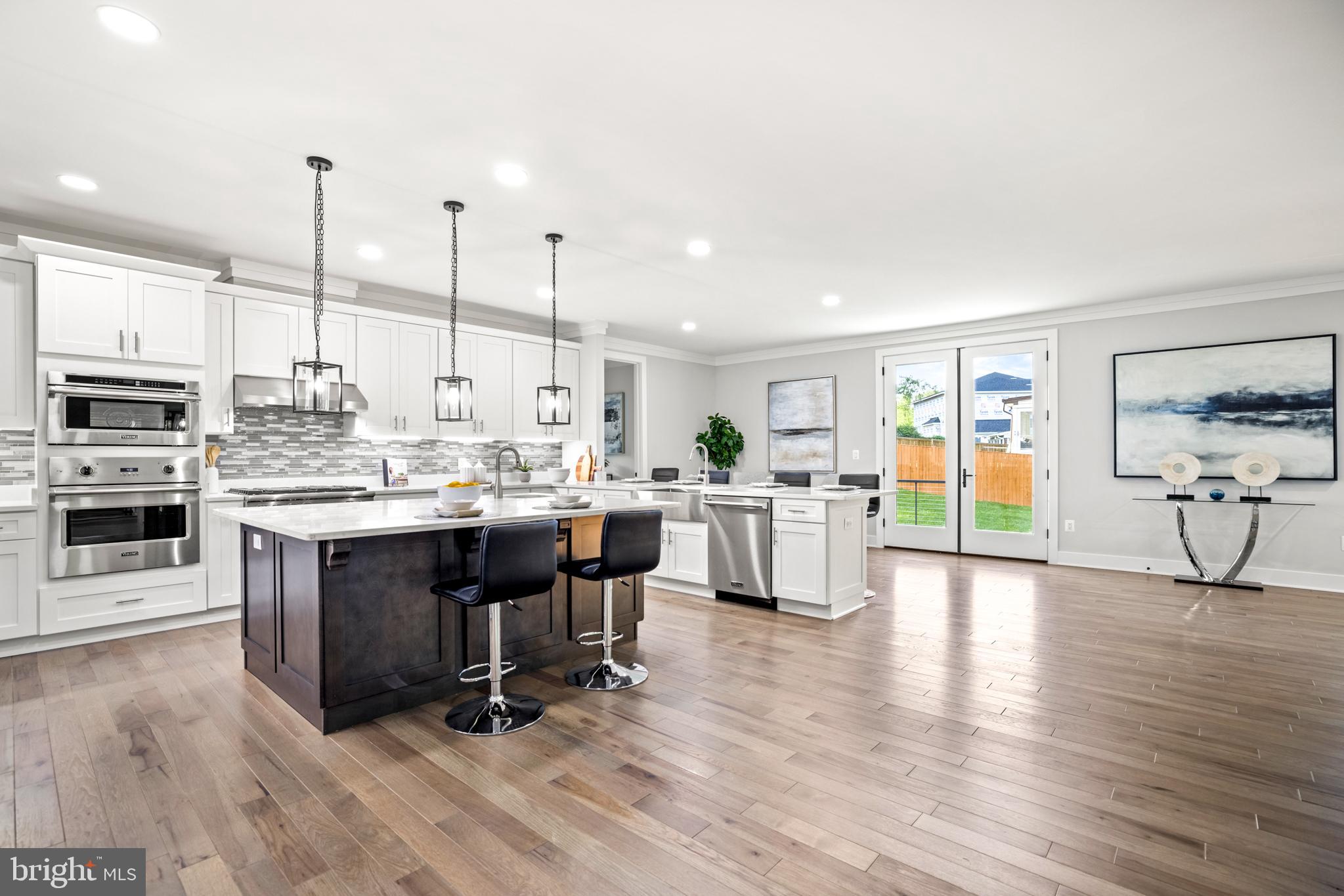 VIENNA WOODS - Residential