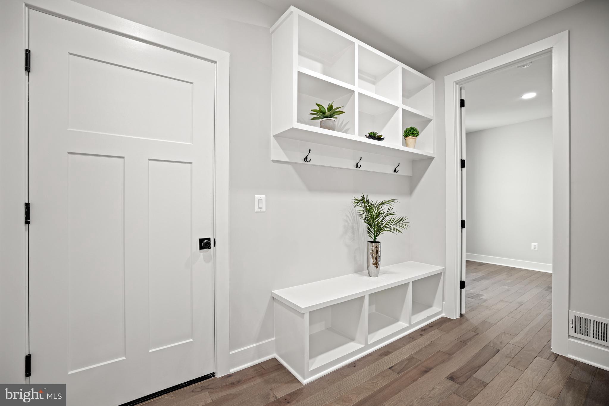 VIENNA WOODS - Residential