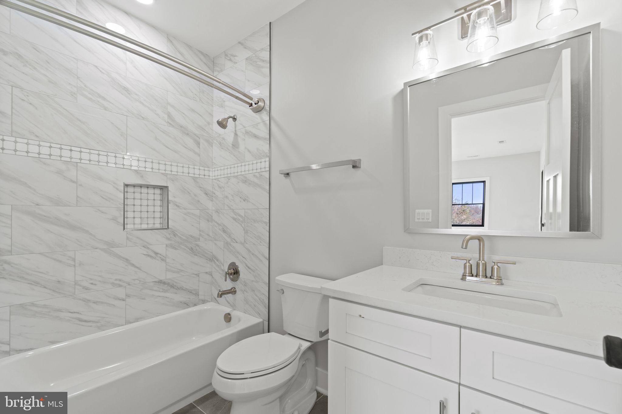 VIENNA WOODS - Residential