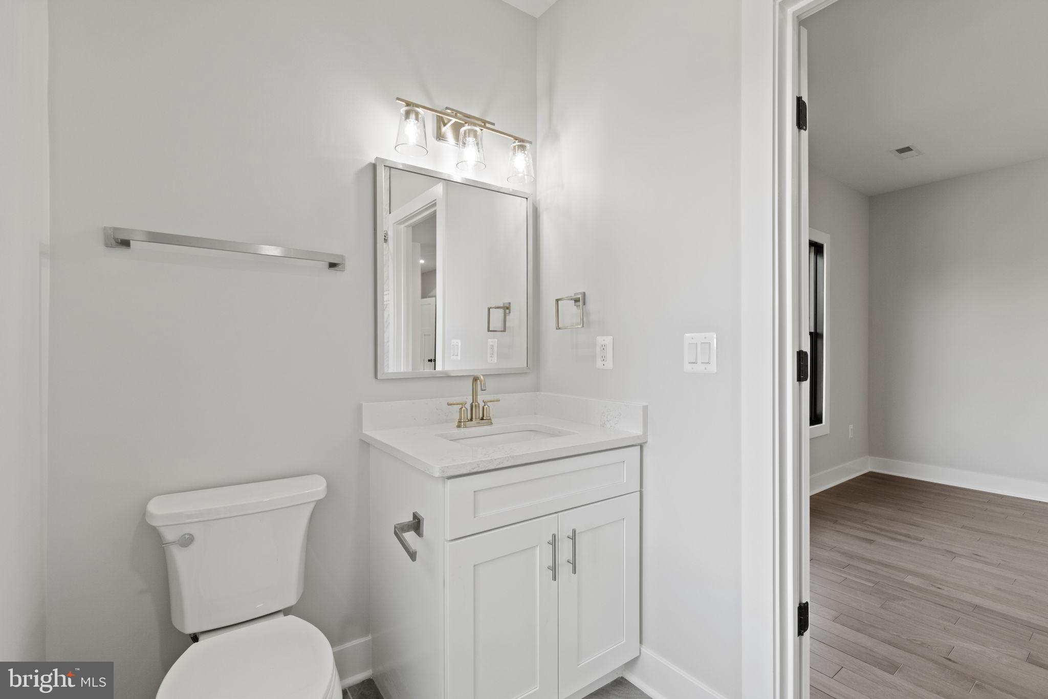 VIENNA WOODS - Residential