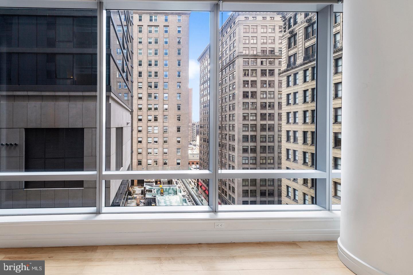 AVENUE OF THE ARTS - Residential Lease