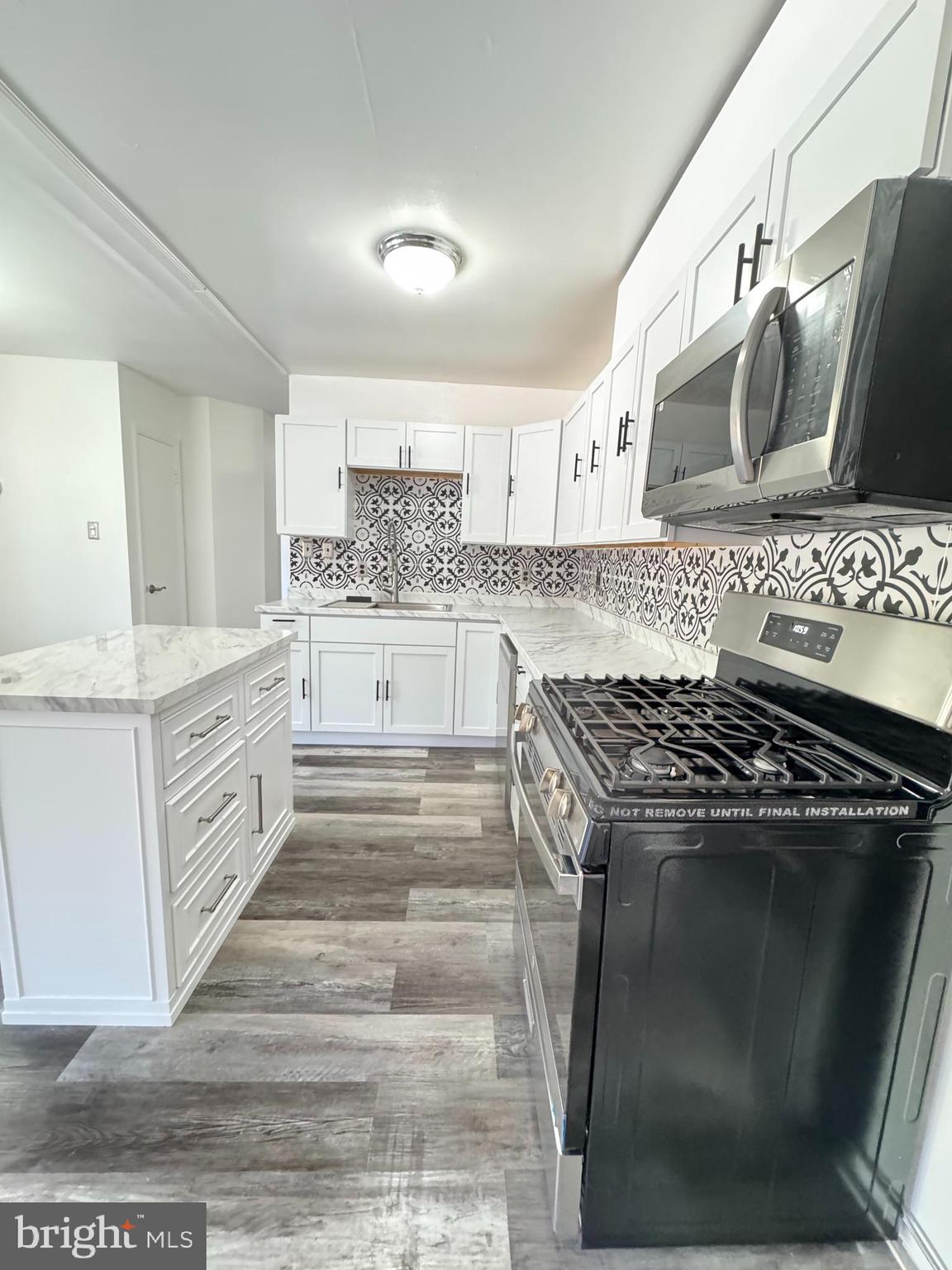 HUNTCREST CONDOMINIUM - Residential