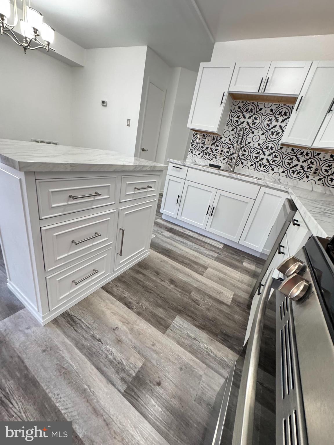 HUNTCREST CONDOMINIUM - Residential