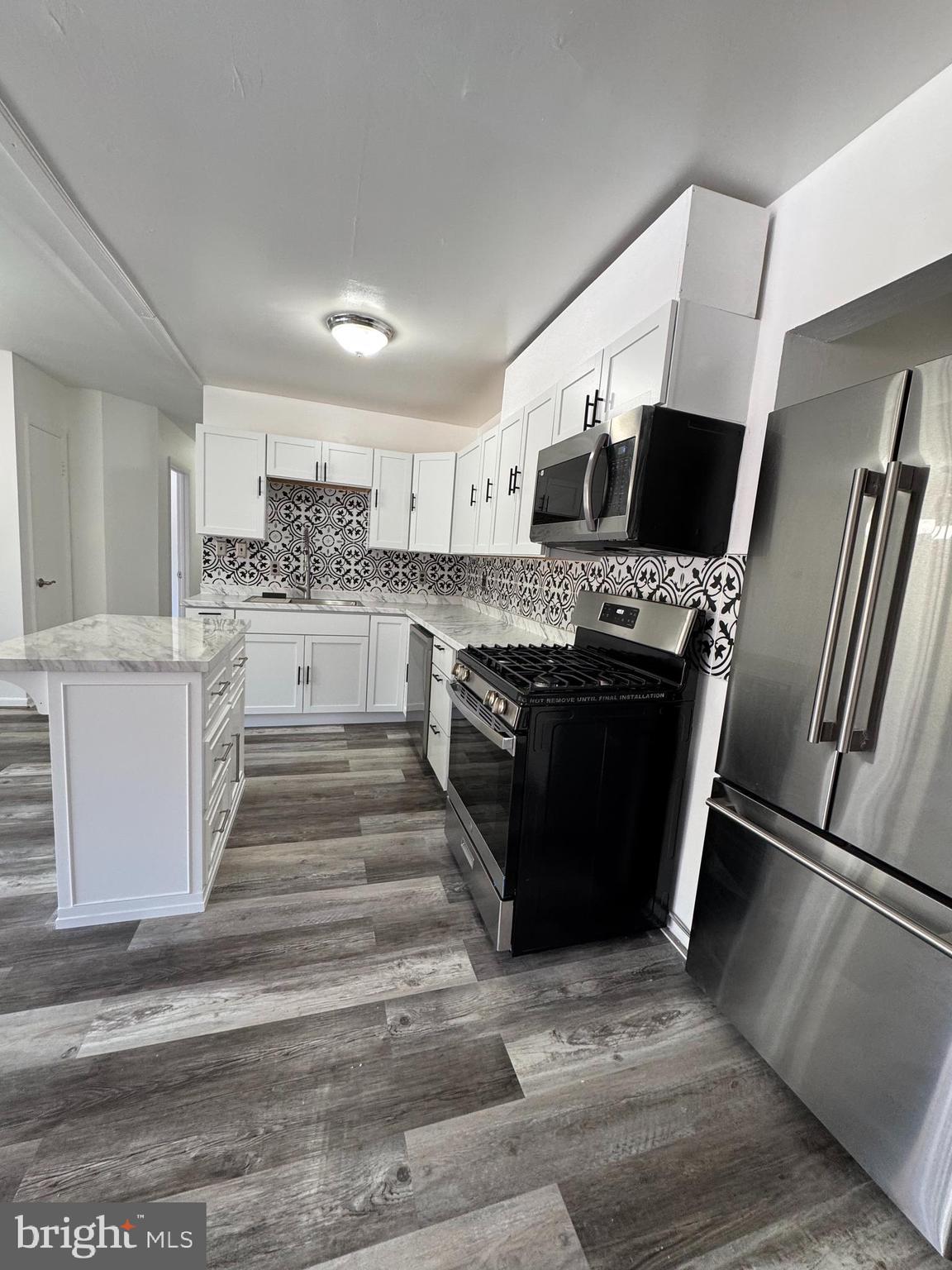 HUNTCREST CONDOMINIUM - Residential