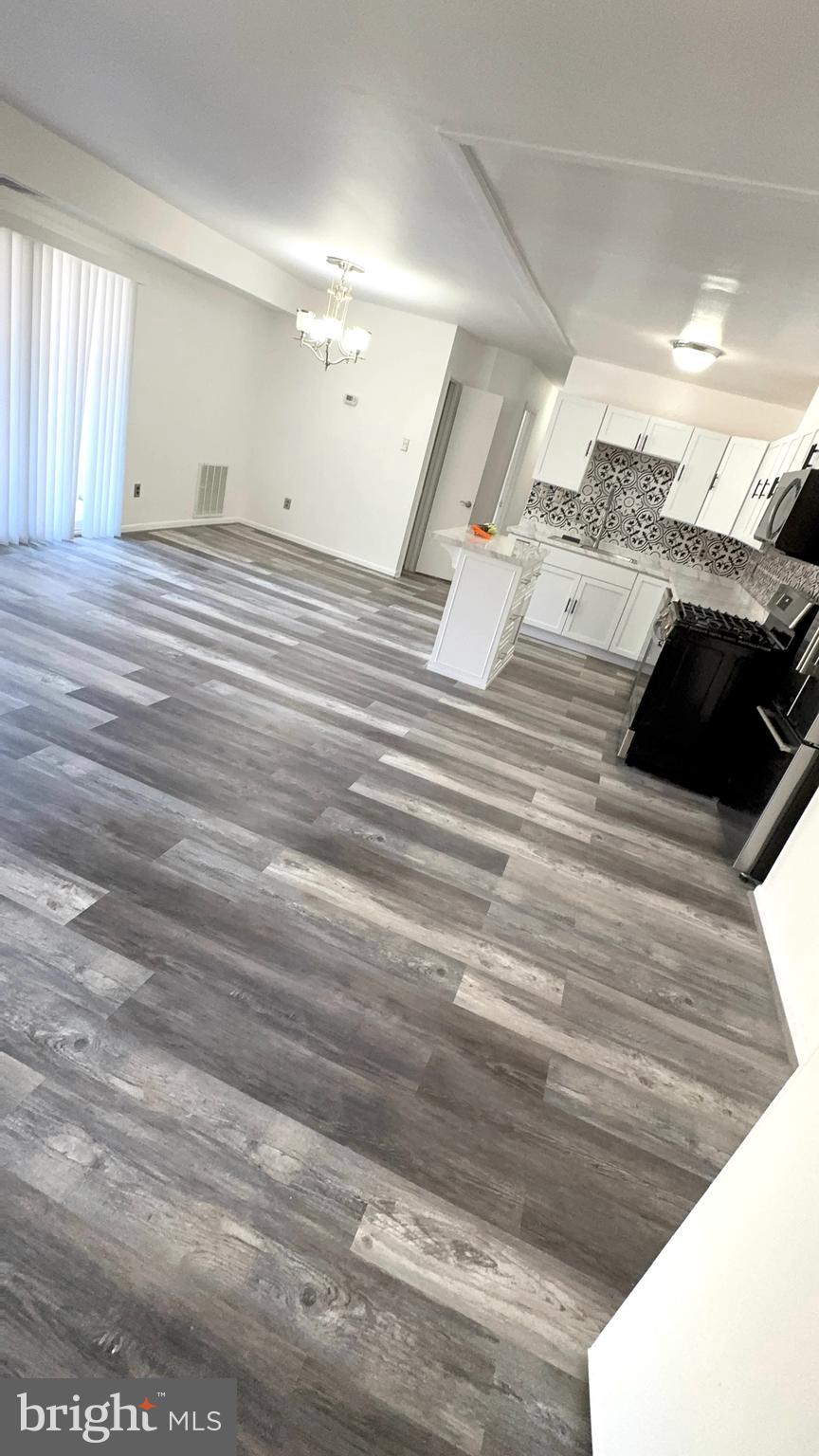 HUNTCREST CONDOMINIUM - Residential
