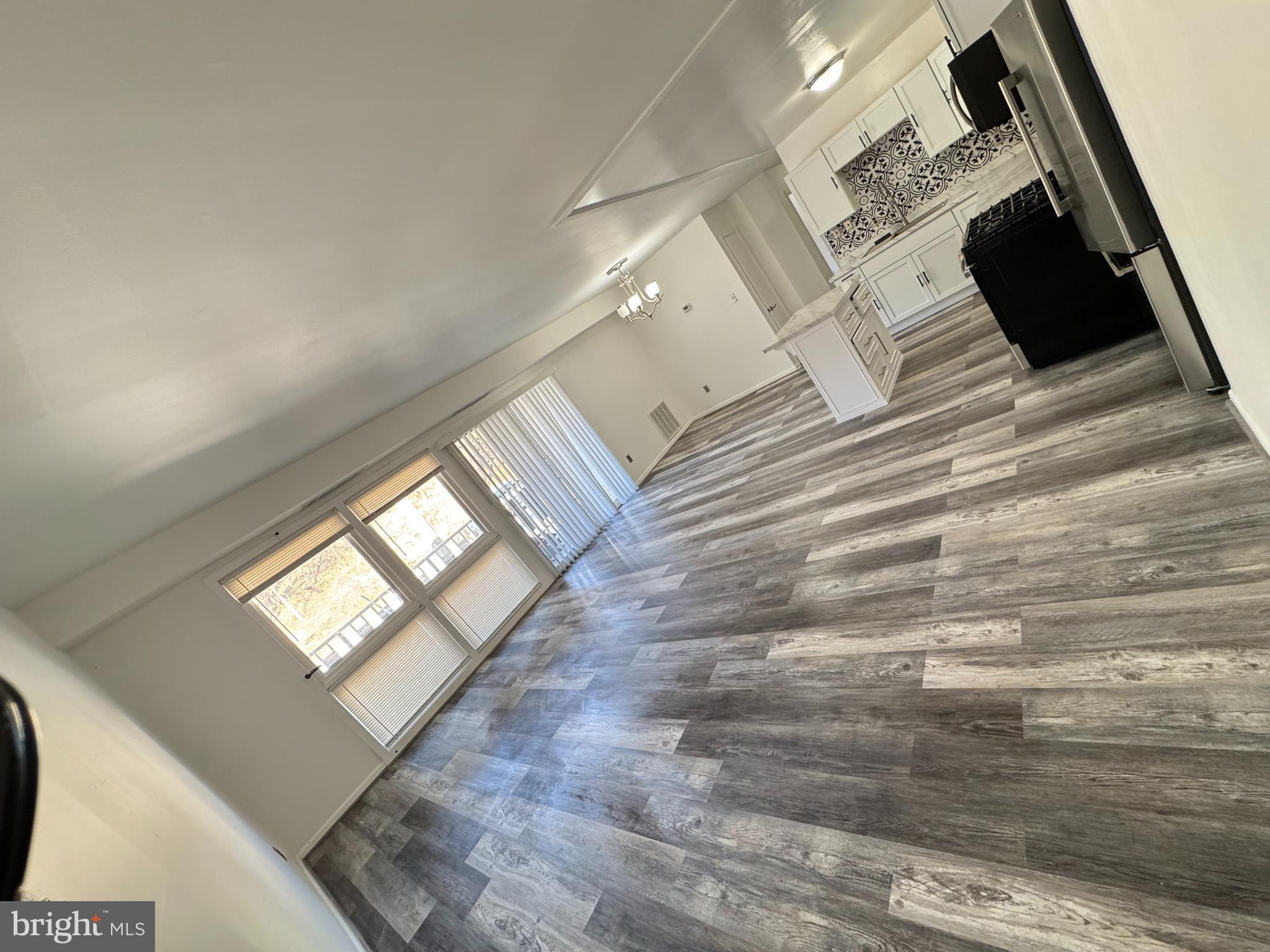 HUNTCREST CONDOMINIUM - Residential