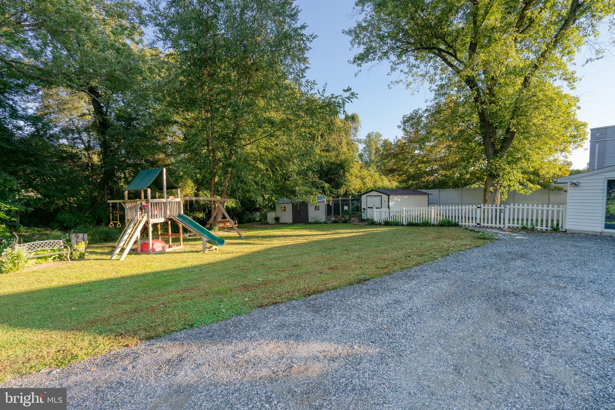 CENTREVILLE - Residential