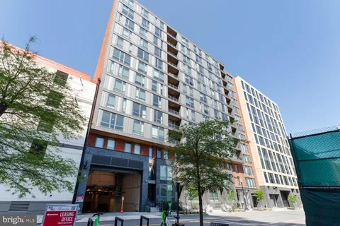 MLS: DCDC2197094