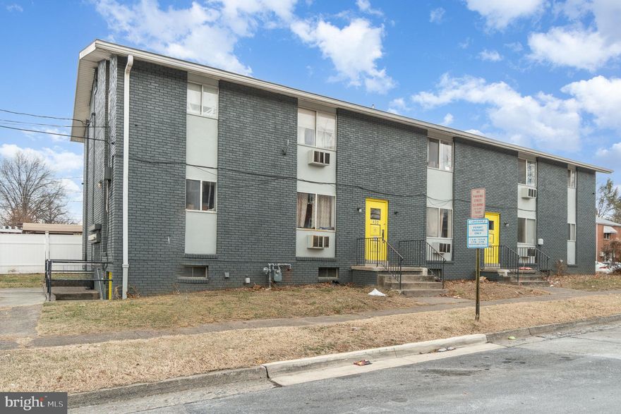 Turnkey 5 unit apartment building.  Recently updated interiors, painted exterior and new roof.  Needs no current improvements.  Fully occupied with market rents in place.  NOI at $52,600.  There is room to add a 6th unit in the basement.   Seller has other investment properties for sale that could be combined with this property.

2229 N 6th St, Harrisburg PA 17110 (PADA2041534)
2605 N 6th St, Harrisburg PA 17110 (PADA2040852)
134 Sylvan Terrace, Harrisburg PA 17104 (PADA2040856)