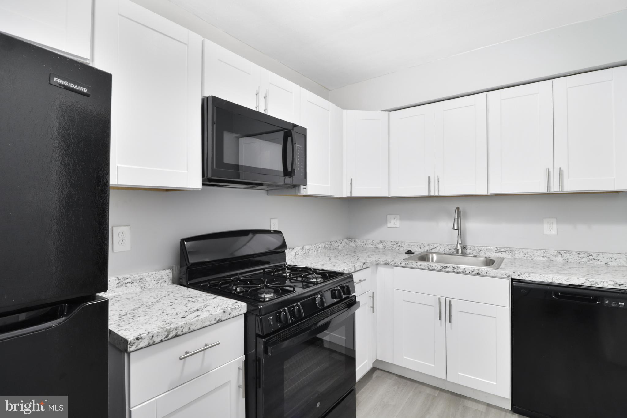 GLEN OAKS - Residential