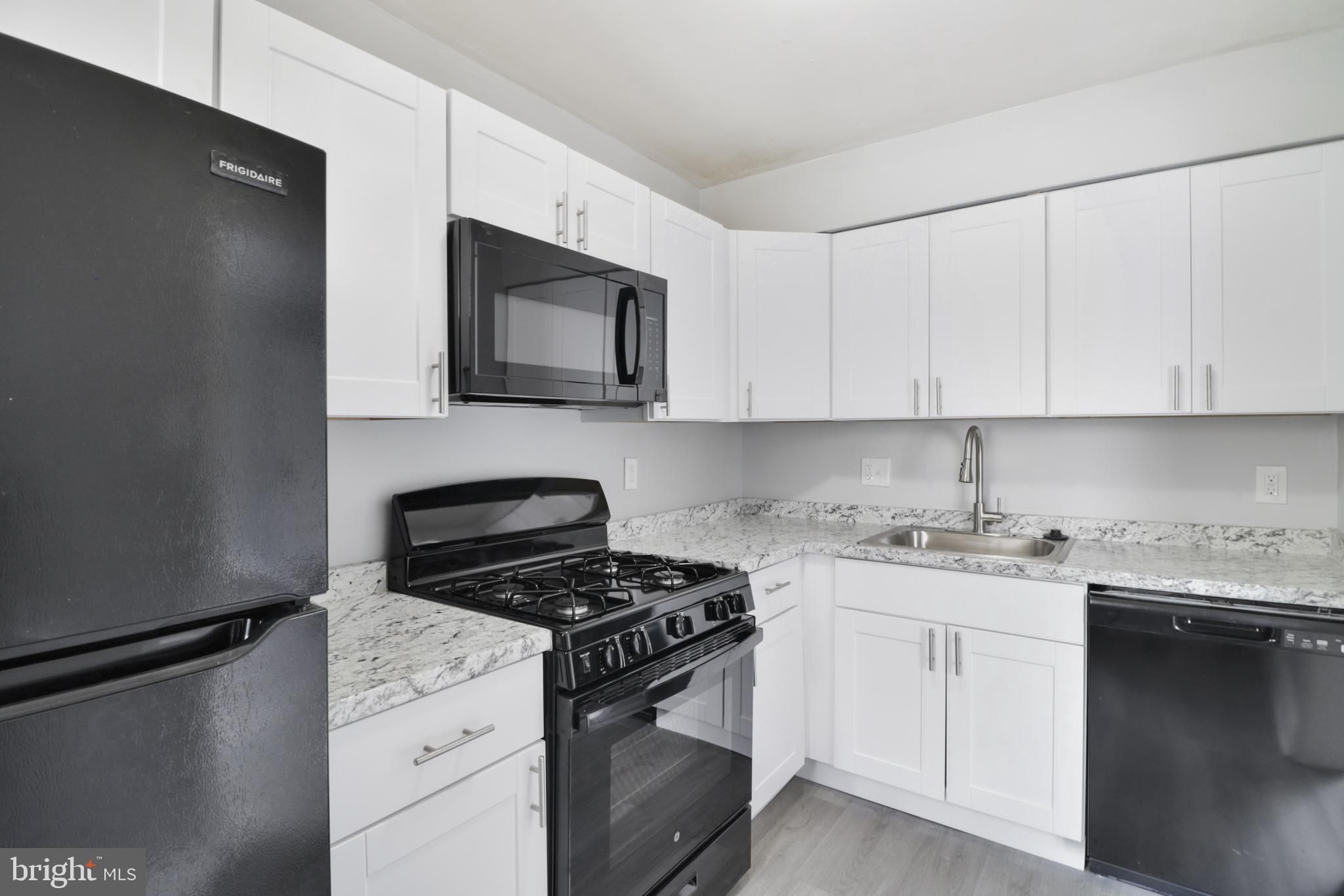 GLEN OAKS - Residential